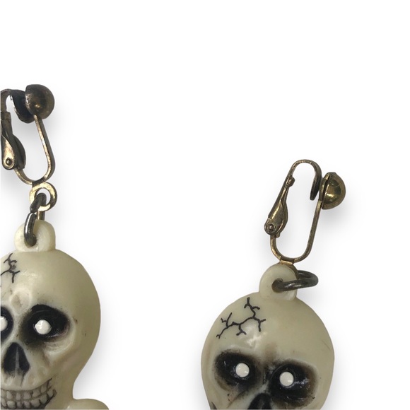 Vintage Moving Articulated Skeleton Earrings Blow Mold Clip-On Halloween - Picture 2 of 4